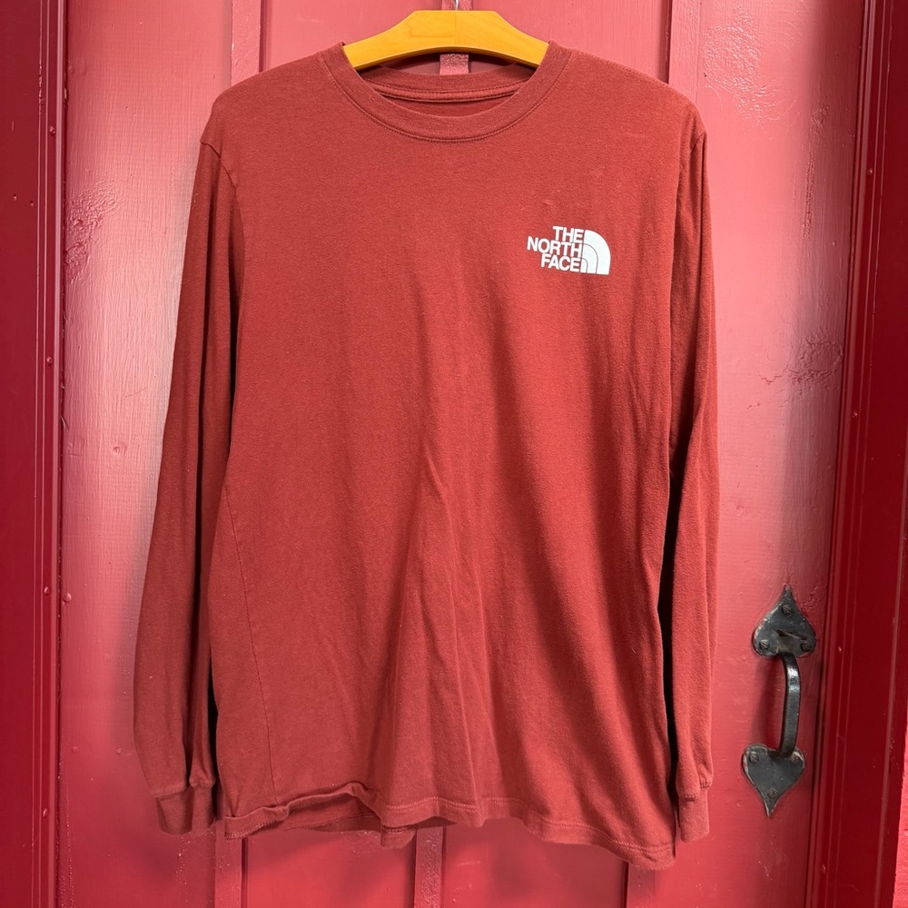 The North Face Men's Brick Red Logo T-Shirt - Picture 2 of 7